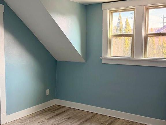 5th image of 2011 Madison STREET