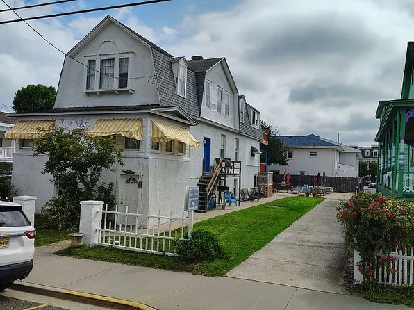 11 S Broadway, Cape May, NJ 08204