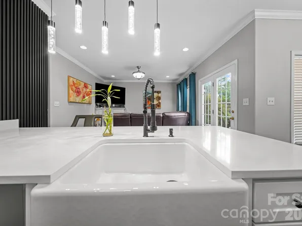 2415 Sweetbriar Ln, Rock Hill, SC 29732