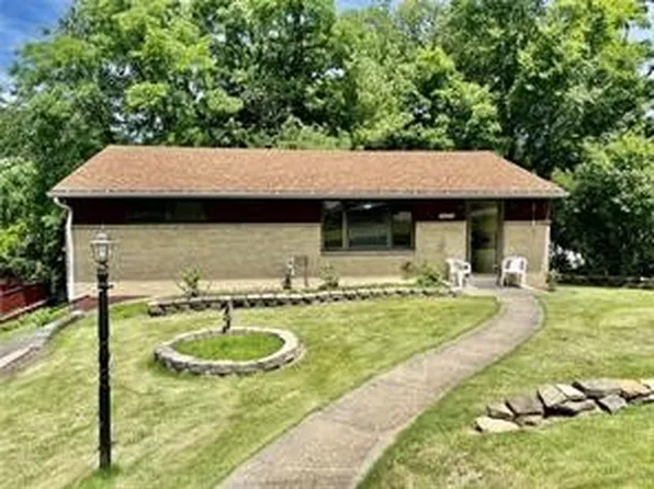 3223 Mayflower Dr, Pittsburgh, PA 15227