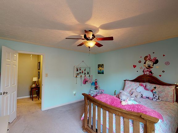 5th image of 9218 Pine Brook Dr