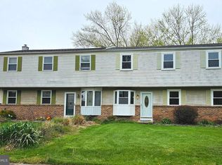 10 S Chestnut Ct, Perkasie, PA 18944