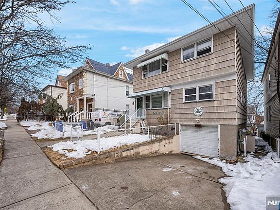 2nd image of 122 Cedar St