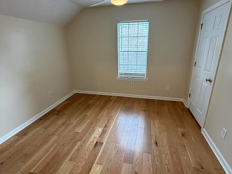 7632 Tally Ho Dr E — Photo 10