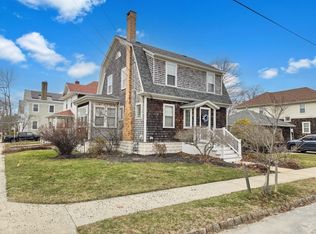 70 Chestnut St, Fairhaven, MA 02719