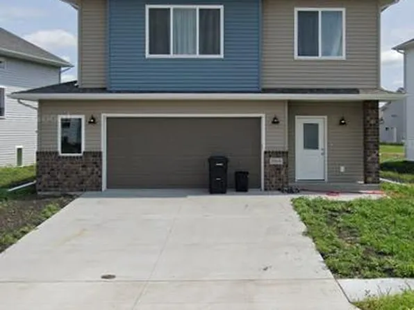 1066 Ashley Dr W, West Fargo, ND 58078