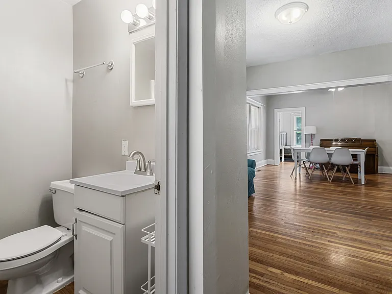 6655 Kingsbury Blvd #1E — Photo 10