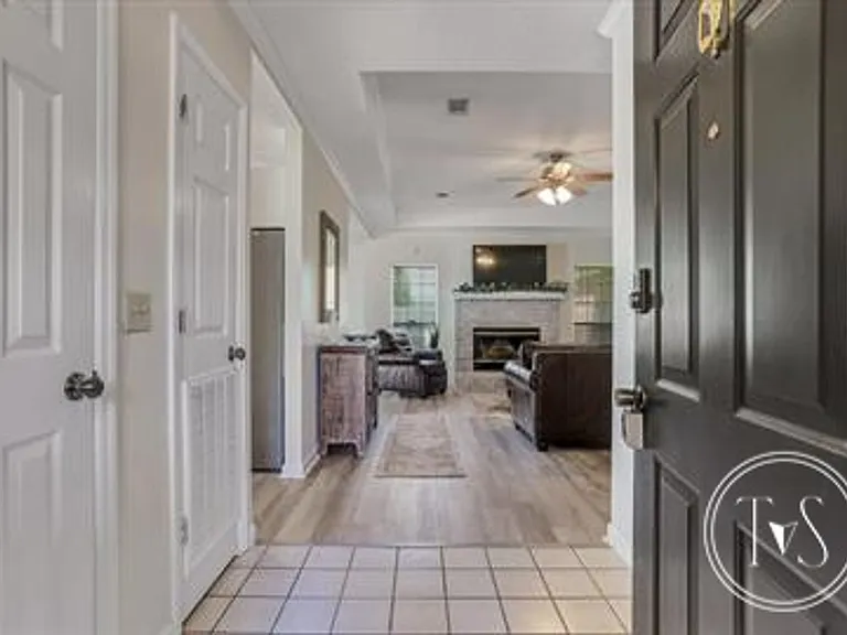 801 Winchester Rd — Photo 4