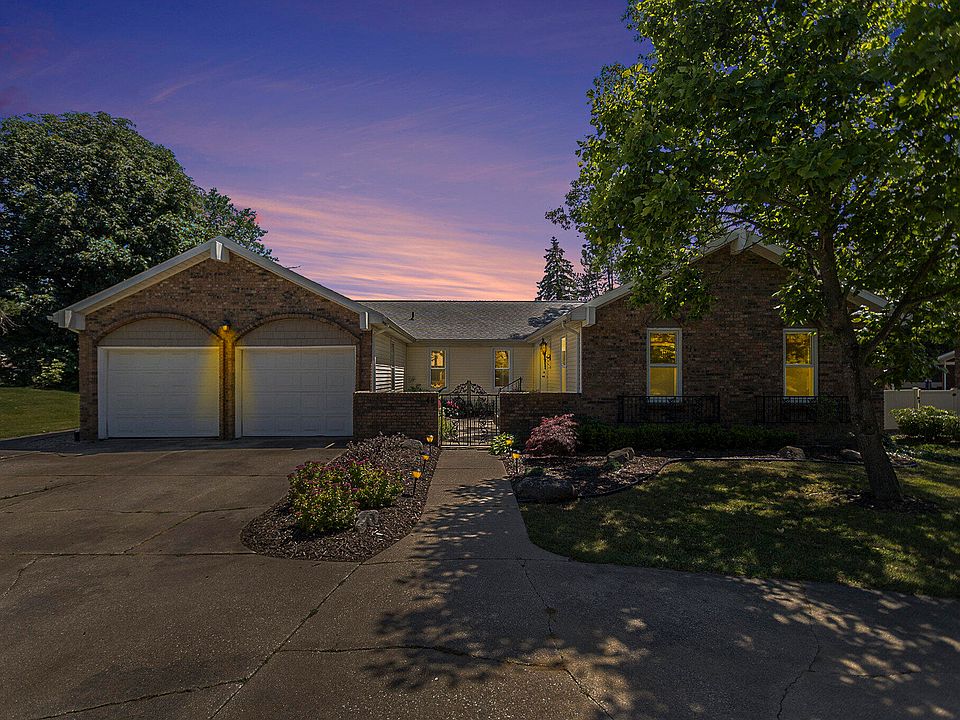 1st image of 49 Loch Haven Ln