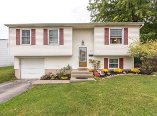 8 W Toulon Dr, Buffalo, NY 14227