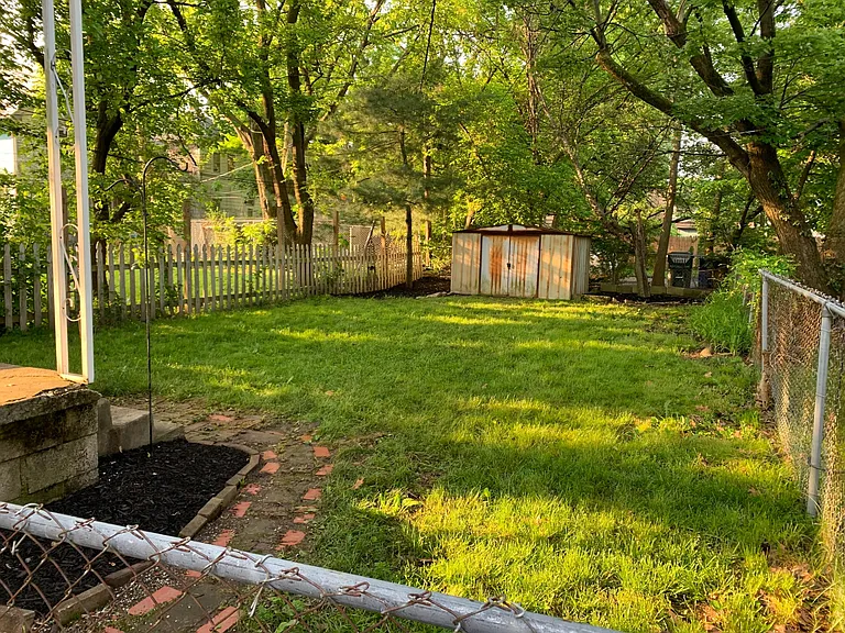 379 E Tompkins St — Photo 20
