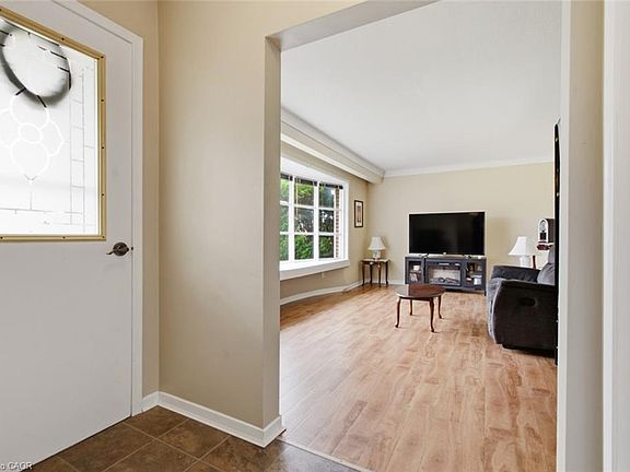 5th image of 4381 Jackson St