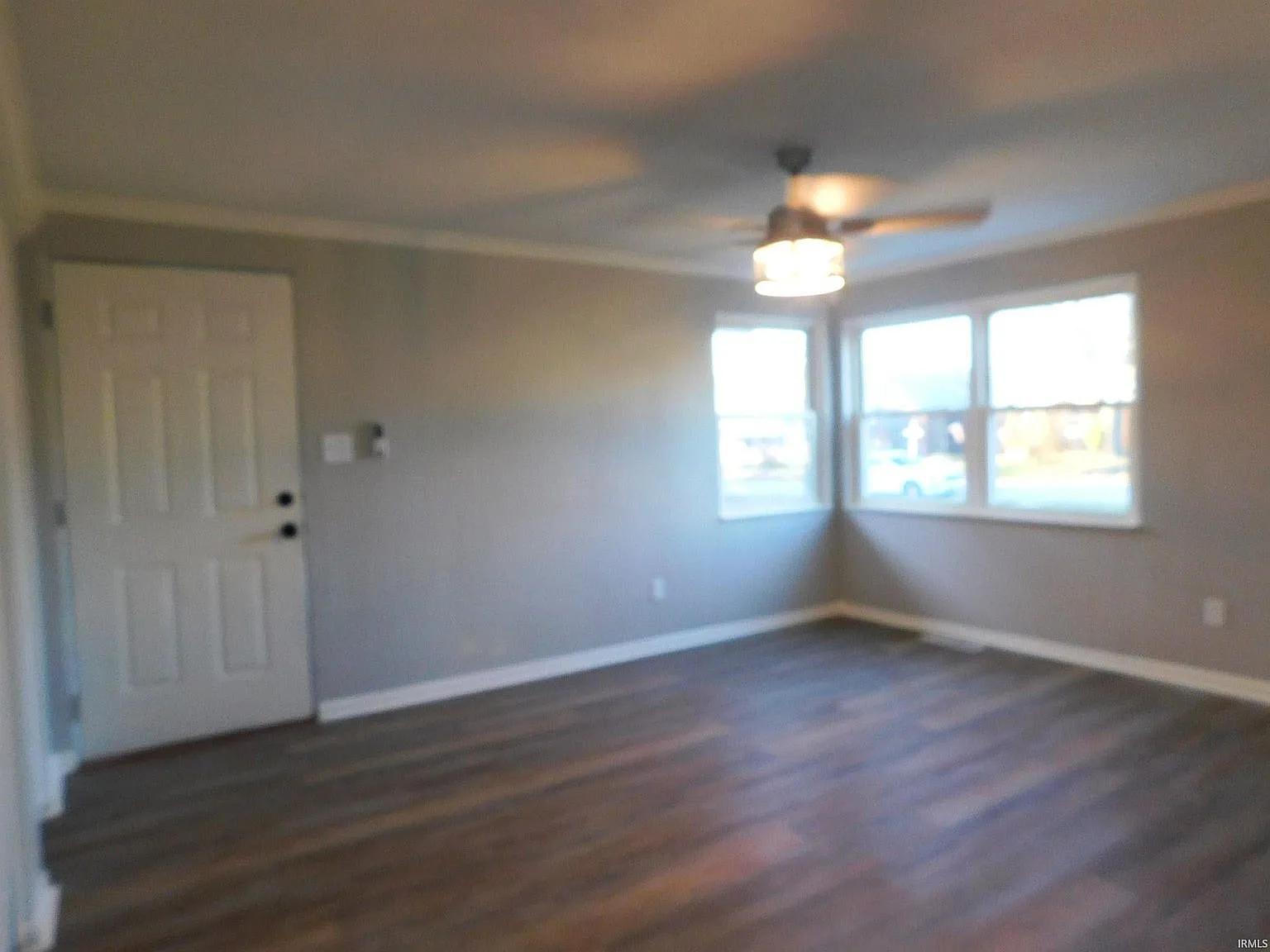 3 bed, 920 sqft, $1,300 — Photo 3