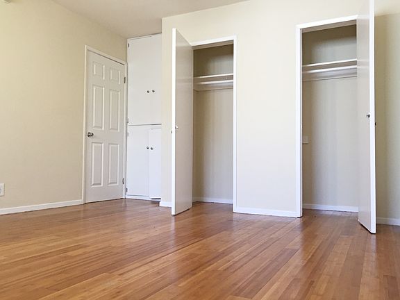 5th image of 933 Wilcox Ave APT 4
