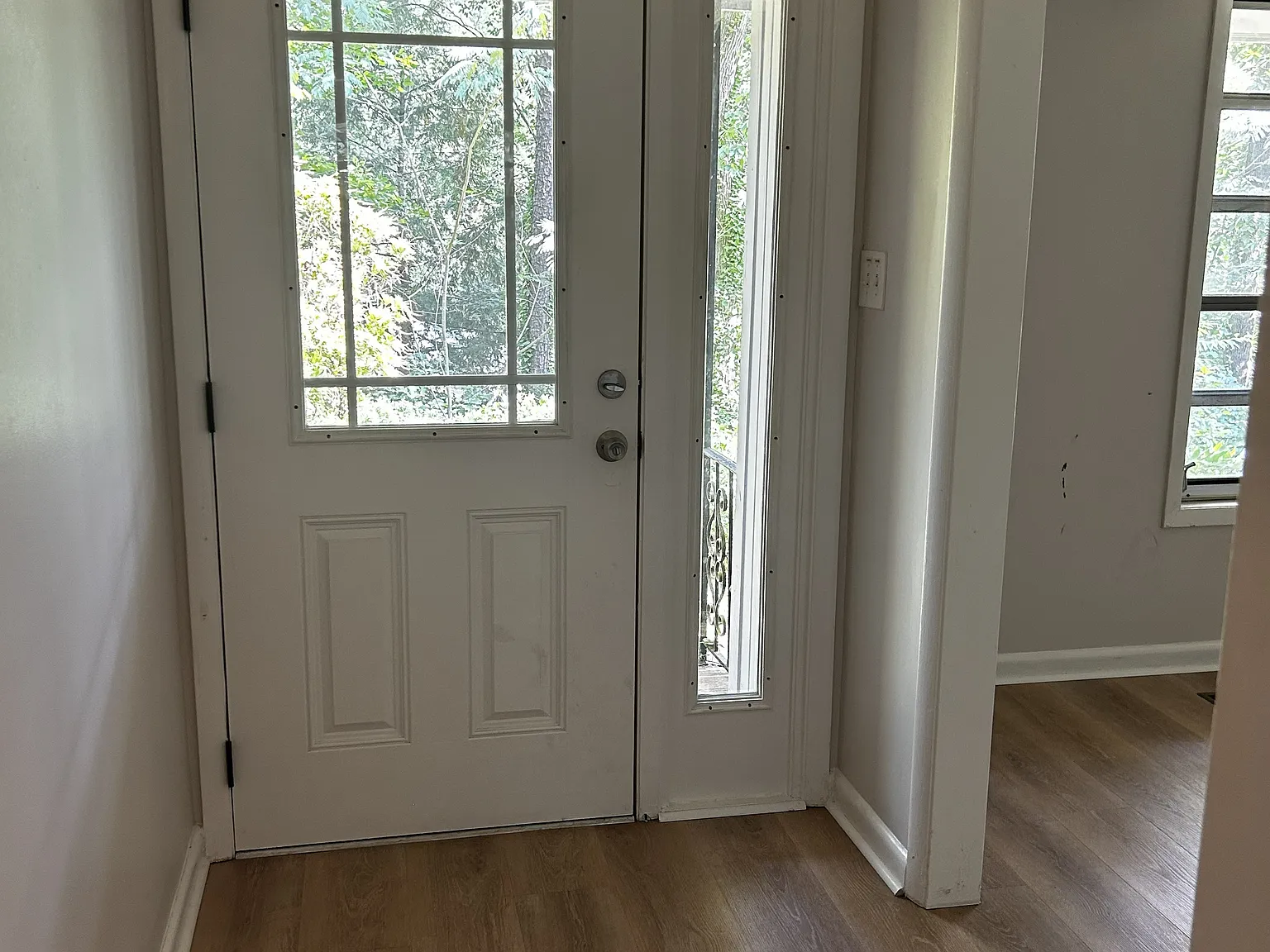 4 bed, 2.5 bath, 2447 sqft, $2,800 — Photo 2