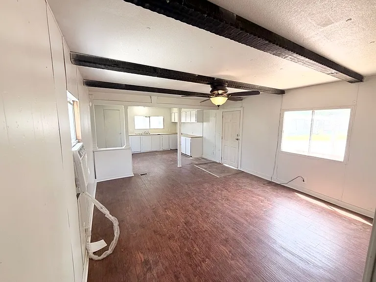 2081 Oakshire Rd #5 — Photo 4