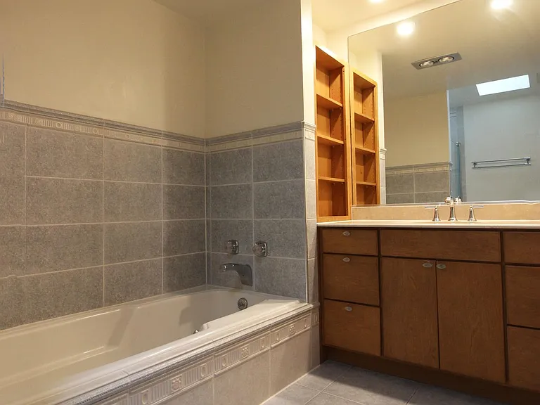 6872 Melrose Dr — Photo 25