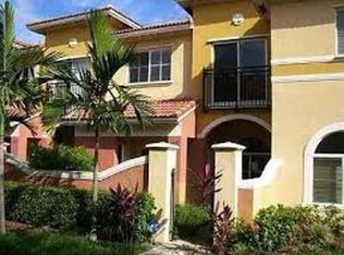 1311 N Santa Catalina Cir, Pompano Beach, FL 33068
