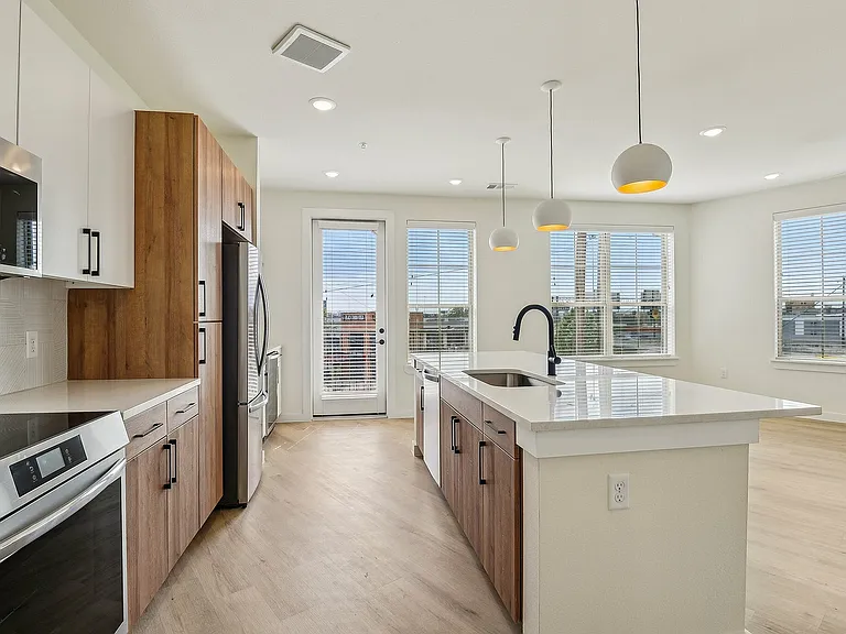 53-web-or-mls-1811 N St Mary39_s St APT 1410-2504-007