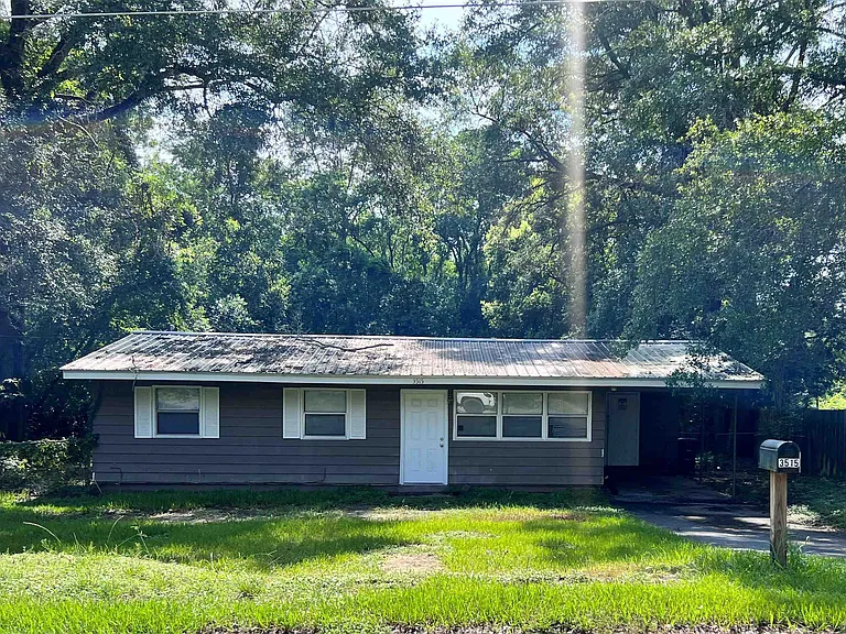 3515 Falcon Dr — Photo 1