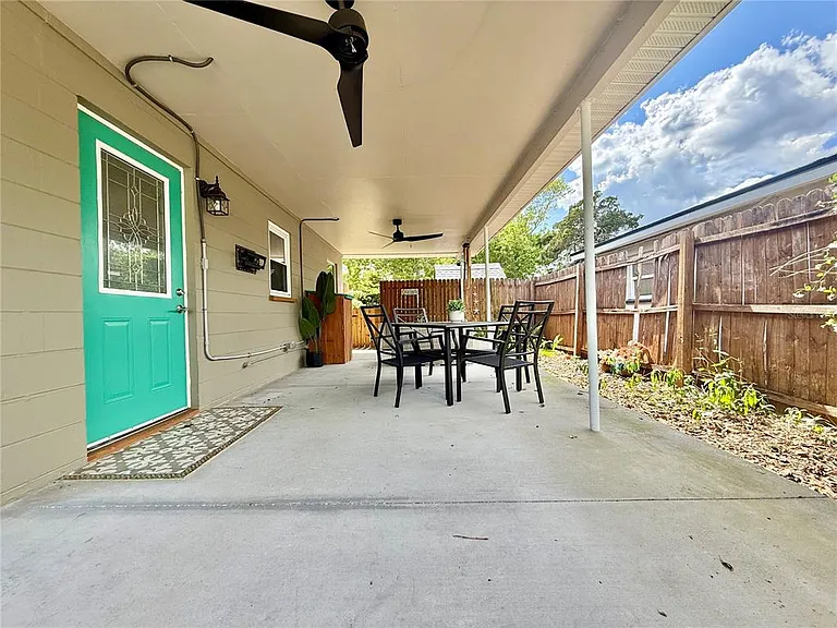 2440 Anastasia Dr — Photo 3