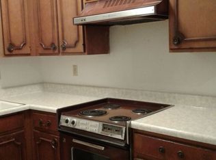 3532 60th St APT 10, Moline, IL 61265