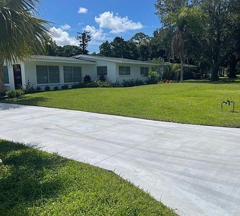 3rd image of 5823 Wildwood Ave