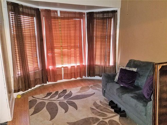 3rd image of 6030 Hillman Ave