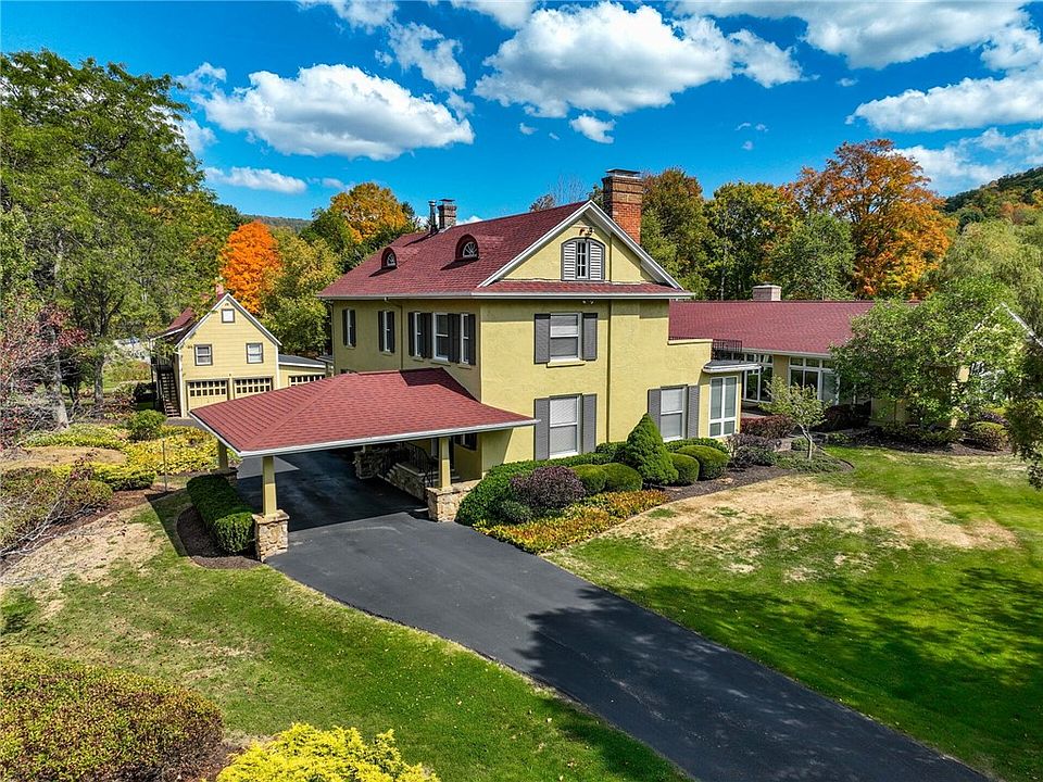 1st image of 585 Derrick Rd