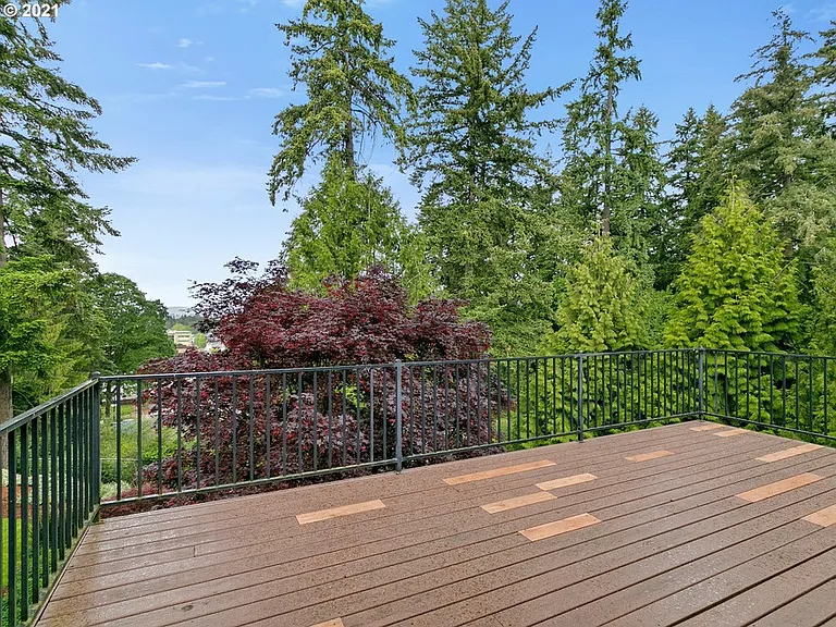 NE 24th Ave — Photo 14