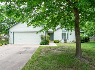 111 Cedar Ln, Carl Junction, MO 64834