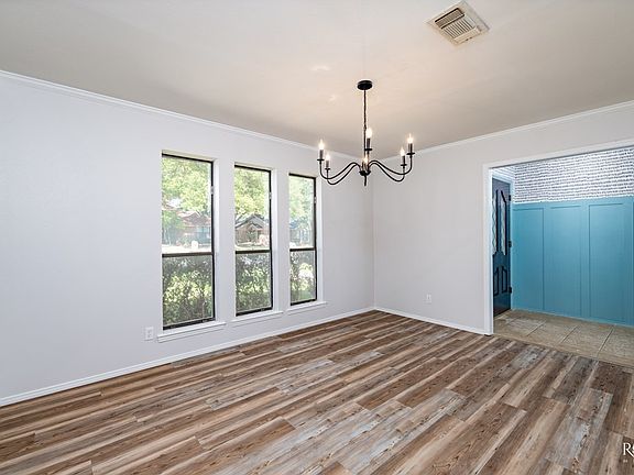 4th image of 3305 Grandview Dr