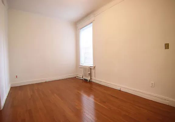 2nd image of 24-27 Steinway St #14