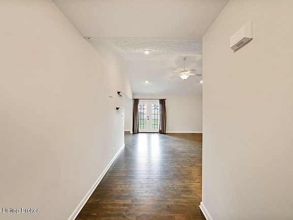 2nd image of 319 Park Ridge Dr