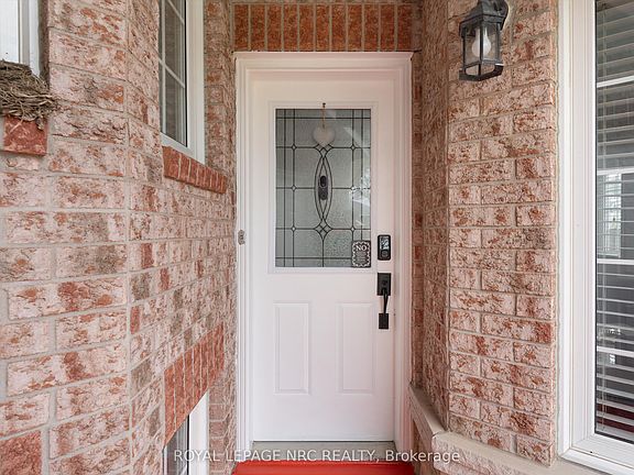 3rd image of 147 Saint Lawrence Dr