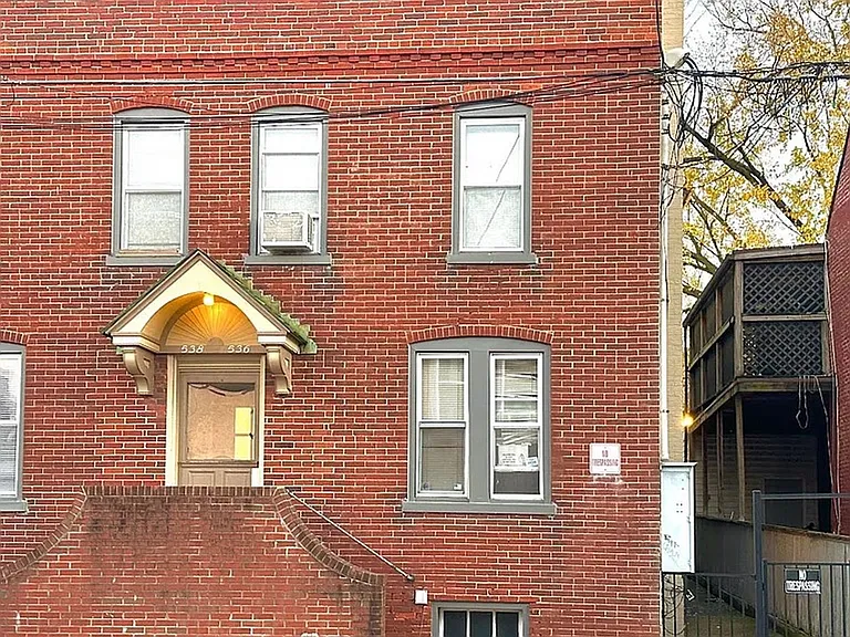 536 E Fulton St — Photo 8