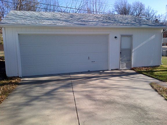 3rd image of 600 Jeffery Dr