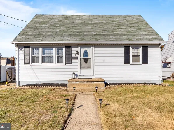 28 Wolf Dr, Hamilton, NJ 08610