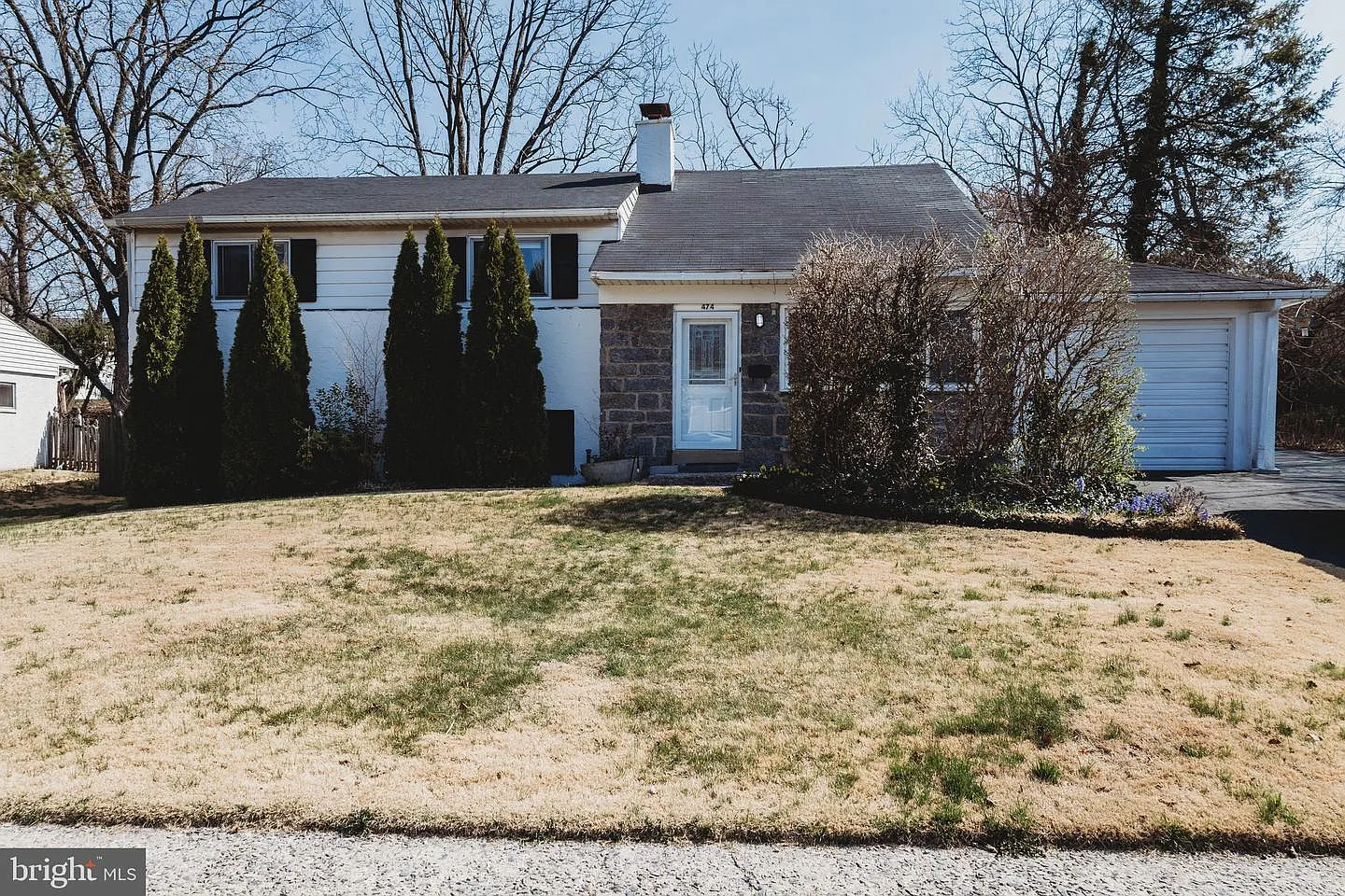 474 Mark Ln photo 1