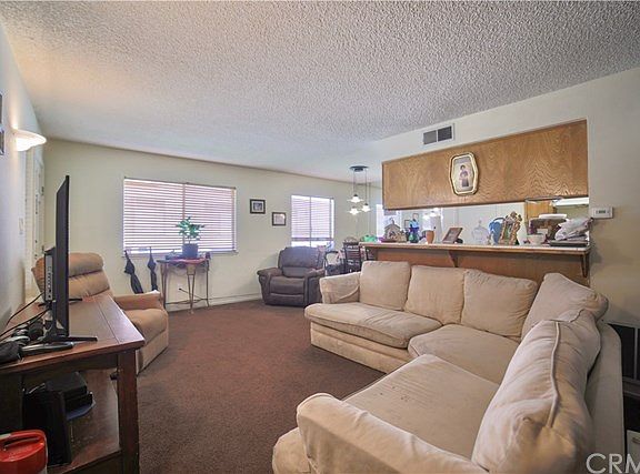 5th image of 3054 Winfield Ave