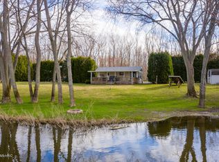 9030 Lake Forest Dr, Coopersville, MI 49404