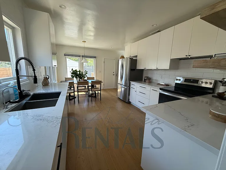 1120 Masonic Ave — Photo 2