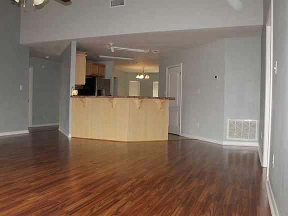 5th image of 1657 Twin Pines Cir