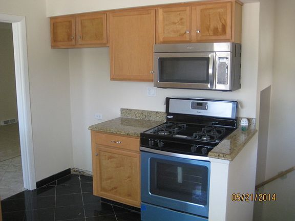 3rd image of 27 51st Ave