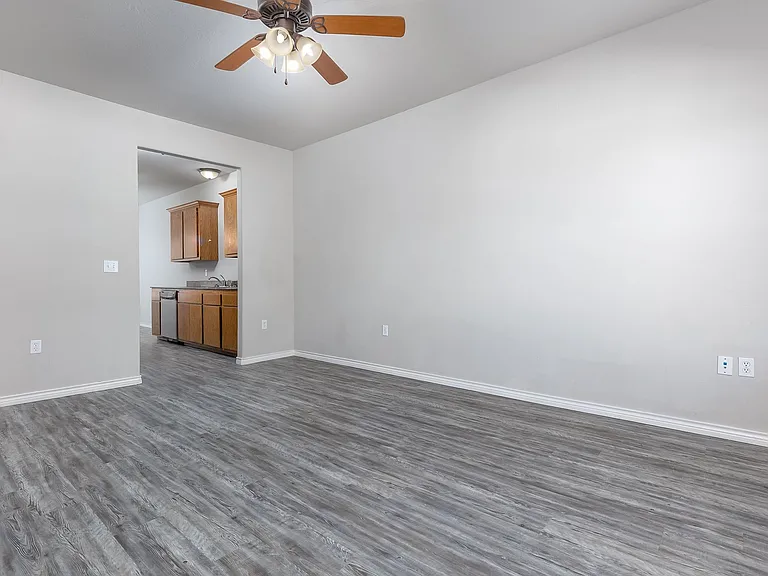 Walnut Creek Apartment Homes — Photo 8