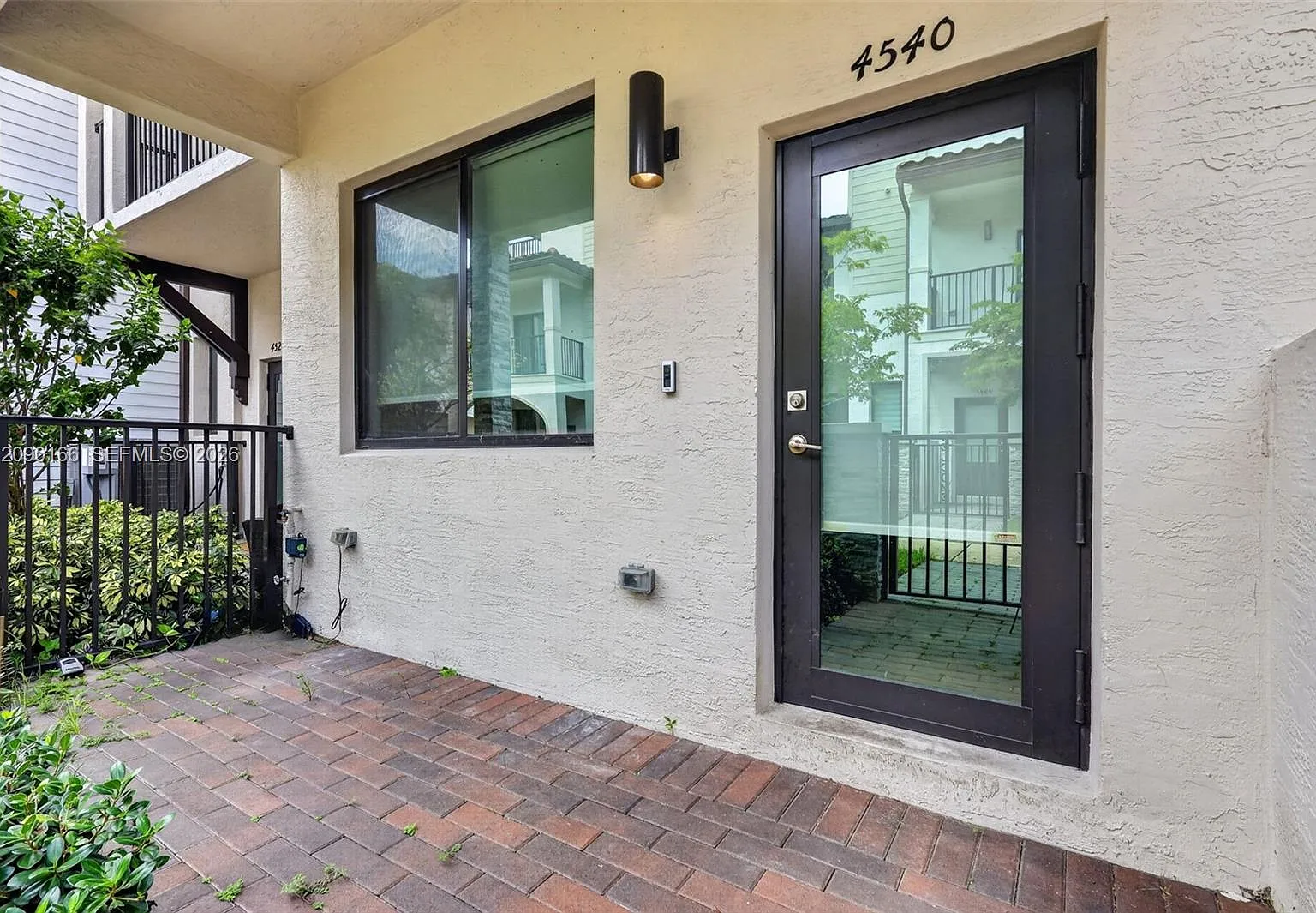 Downtown Doral South Phas — Photo 4