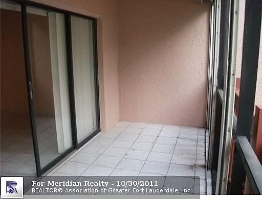 5th image of 1021 Mockingbird Ln APT 204