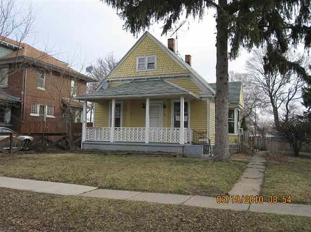 1st image of 104 Pinegrove St