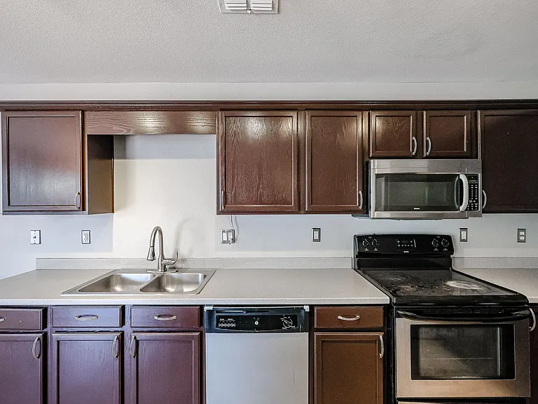 3385 E Longhorn Dr — Photo 11