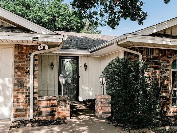 3rd image of 12 Fawnwood Ct